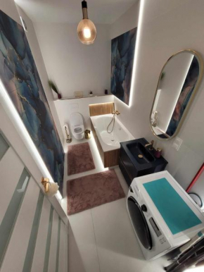Apartament Cień Wiatru z wanną i widokiem na jezioro!
